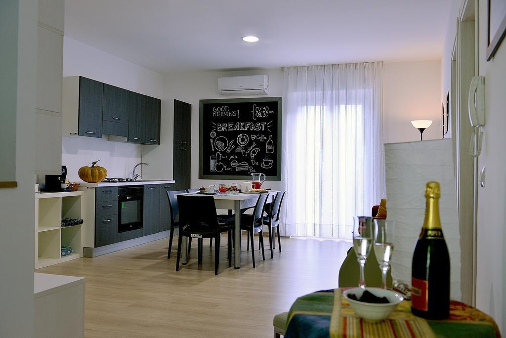 Il Triclinio B&B Πιάτσα Αρμερίνα Εξωτερικό φωτογραφία